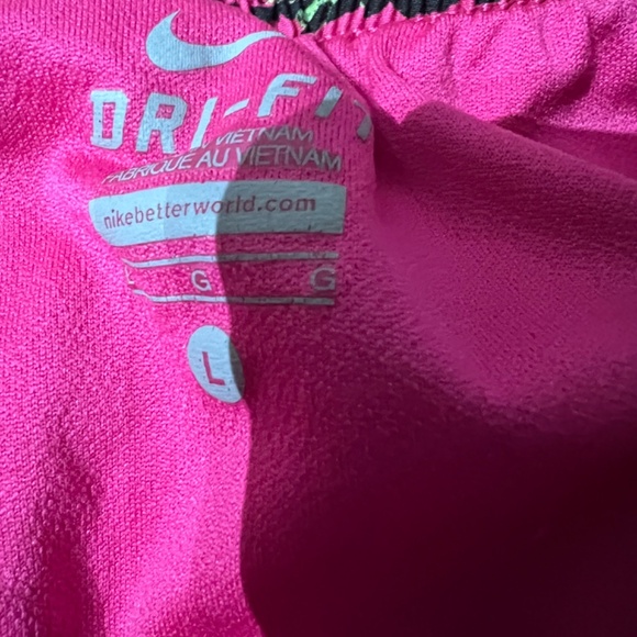 Nike Running Shorts - Picture 3 of 5